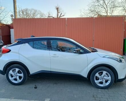 Белый Тойота C-HR, объемом двигателя 0.12 л и пробегом 62 тыс. км за 21600 $, фото 3 на Automoto.ua