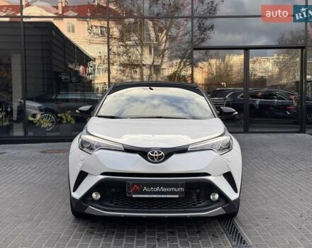 Белый Тойота C-HR, объемом двигателя 1.2 л и пробегом 168 тыс. км за 16900 $, фото 1 на Automoto.ua