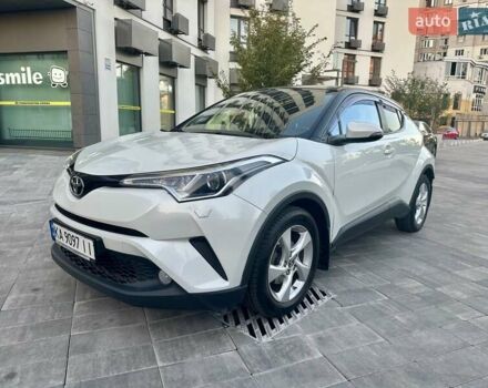 Белый Тойота C-HR, объемом двигателя 1.2 л и пробегом 146 тыс. км за 15700 $, фото 8 на Automoto.ua