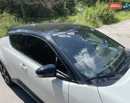 Белый Тойота C-HR, объемом двигателя 1.2 л и пробегом 81 тыс. км за 19000 $, фото 14 на Automoto.ua