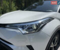 Белый Тойота C-HR, объемом двигателя 1.2 л и пробегом 81 тыс. км за 19000 $, фото 15 на Automoto.ua