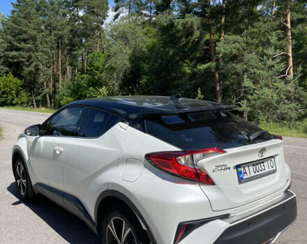 Белый Тойота C-HR, объемом двигателя 1.2 л и пробегом 81 тыс. км за 19000 $, фото 2 на Automoto.ua