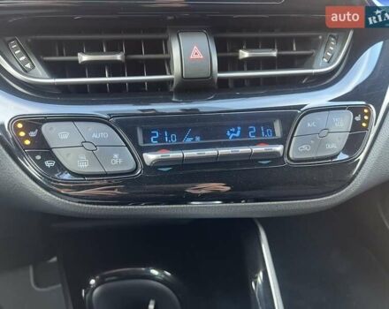 Белый Тойота C-HR, объемом двигателя 1.2 л и пробегом 168 тыс. км за 16900 $, фото 23 на Automoto.ua