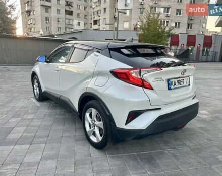Белый Тойота C-HR, объемом двигателя 1.2 л и пробегом 146 тыс. км за 15700 $, фото 5 на Automoto.ua