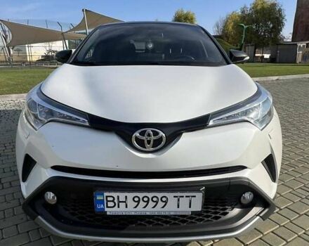 Белый Тойота C-HR, объемом двигателя 1.2 л и пробегом 168 тыс. км за 16900 $, фото 1 на Automoto.ua