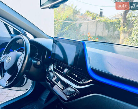 Белый Тойота C-HR, объемом двигателя 1.2 л и пробегом 103 тыс. км за 19500 $, фото 9 на Automoto.ua