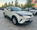 Белый Тойота C-HR, объемом двигателя 1.2 л и пробегом 146 тыс. км за 15700 $, фото 2 на Automoto.ua
