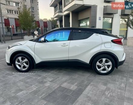 Белый Тойота C-HR, объемом двигателя 1.2 л и пробегом 146 тыс. км за 15700 $, фото 6 на Automoto.ua
