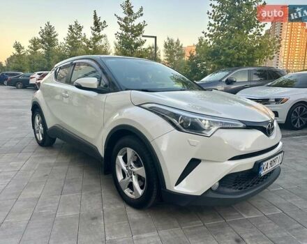Белый Тойота C-HR, объемом двигателя 1.2 л и пробегом 146 тыс. км за 15700 $, фото 9 на Automoto.ua