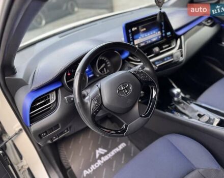 Белый Тойота C-HR, объемом двигателя 1.2 л и пробегом 168 тыс. км за 16900 $, фото 16 на Automoto.ua