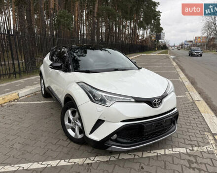 Белый Тойота C-HR, объемом двигателя 1.2 л и пробегом 105 тыс. км за 15500 $, фото 6 на Automoto.ua