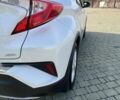 Белый Тойота C-HR, объемом двигателя 1.2 л и пробегом 168 тыс. км за 16900 $, фото 12 на Automoto.ua