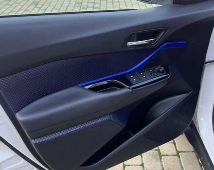 Белый Тойота C-HR, объемом двигателя 1.2 л и пробегом 168 тыс. км за 16900 $, фото 13 на Automoto.ua