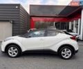 Белый Тойота C-HR, объемом двигателя 1.2 л и пробегом 168 тыс. км за 16900 $, фото 3 на Automoto.ua