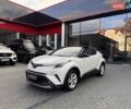 Белый Тойота C-HR, объемом двигателя 1.2 л и пробегом 168 тыс. км за 16900 $, фото 2 на Automoto.ua