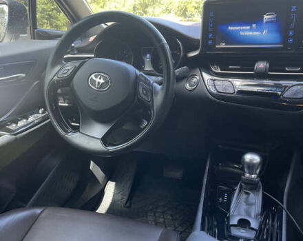 Белый Тойота C-HR, объемом двигателя 1.2 л и пробегом 81 тыс. км за 19000 $, фото 24 на Automoto.ua