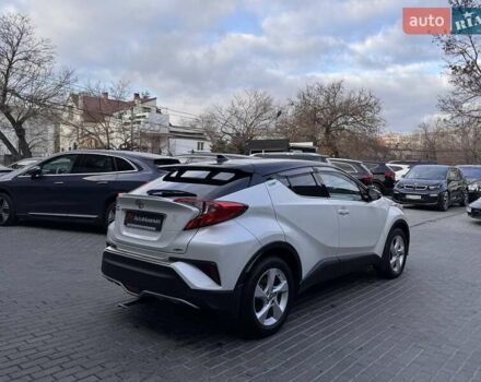 Белый Тойота C-HR, объемом двигателя 1.2 л и пробегом 168 тыс. км за 16900 $, фото 5 на Automoto.ua