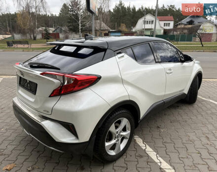 Белый Тойота C-HR, объемом двигателя 1.2 л и пробегом 105 тыс. км за 15500 $, фото 4 на Automoto.ua