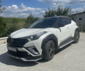 Белый Тойота C-HR, объемом двигателя 1.2 л и пробегом 76 тыс. км за 20000 $, фото 1 на Automoto.ua