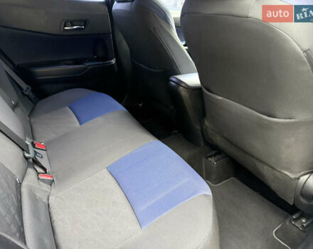 Белый Тойота C-HR, объемом двигателя 1.2 л и пробегом 105 тыс. км за 15500 $, фото 12 на Automoto.ua