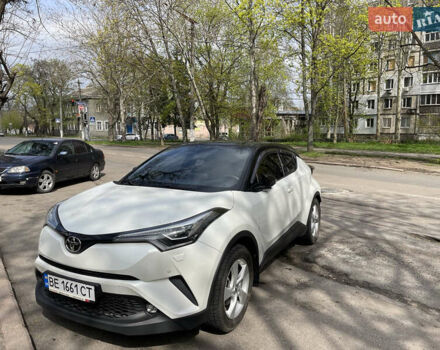 Белый Тойота C-HR, объемом двигателя 1.2 л и пробегом 103 тыс. км за 19500 $, фото 2 на Automoto.ua