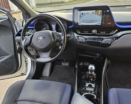 Білий Тойота C-HR, об'ємом двигуна 1.2 л та пробігом 32 тис. км за 18500 $, фото 4 на Automoto.ua