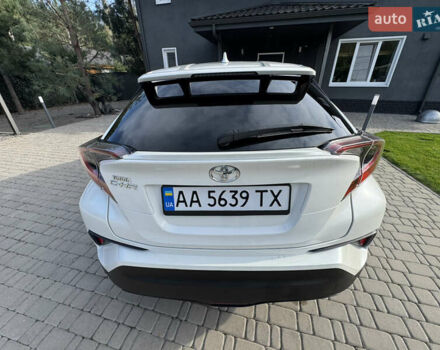 Белый Тойота C-HR, объемом двигателя 1.2 л и пробегом 140 тыс. км за 20000 $, фото 5 на Automoto.ua