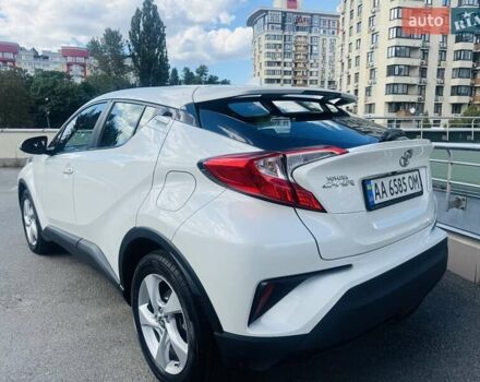 Білий Тойота C-HR, об'ємом двигуна 1.2 л та пробігом 100 тис. км за 18500 $, фото 1 на Automoto.ua