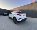 Белый Тойота C-HR, объемом двигателя 1.8 л и пробегом 161 тыс. км за 20500 $, фото 13 на Automoto.ua