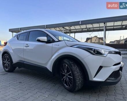 Белый Тойота C-HR, объемом двигателя 1.8 л и пробегом 161 тыс. км за 20500 $, фото 6 на Automoto.ua