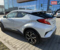 Белый Тойота C-HR, объемом двигателя 1.99 л и пробегом 49 тыс. км за 22000 $, фото 2 на Automoto.ua