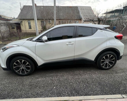 Белый Тойота C-HR, объемом двигателя 2 л и пробегом 47 тыс. км за 19900 $, фото 4 на Automoto.ua