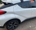 Білий Тойота C-HR, об'ємом двигуна 1.2 л та пробігом 105 тис. км за 18600 $, фото 5 на Automoto.ua