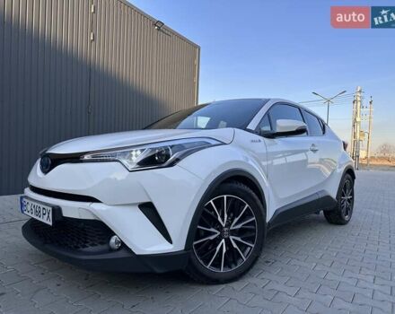 Белый Тойота C-HR, объемом двигателя 1.8 л и пробегом 161 тыс. км за 20500 $, фото 3 на Automoto.ua