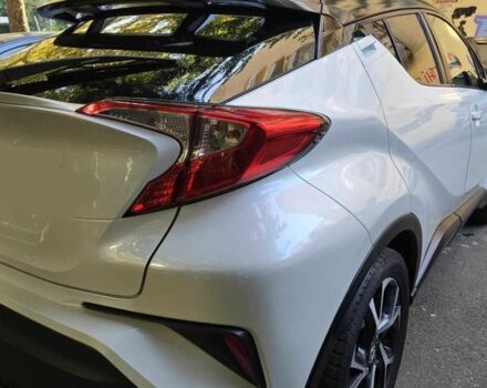 Белый Тойота C-HR, объемом двигателя 2 л и пробегом 98 тыс. км за 11200 $, фото 2 на Automoto.ua