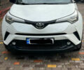 Белый Тойота C-HR, объемом двигателя 1.2 л и пробегом 110 тыс. км за 19500 $, фото 1 на Automoto.ua