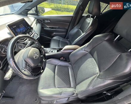 Белый Тойота C-HR, объемом двигателя 1.2 л и пробегом 140 тыс. км за 20000 $, фото 10 на Automoto.ua