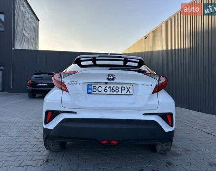 Белый Тойота C-HR, объемом двигателя 1.8 л и пробегом 161 тыс. км за 20500 $, фото 10 на Automoto.ua