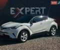 Белый Тойота C-HR, объемом двигателя 1.2 л и пробегом 76 тыс. км за 20490 $, фото 1 на Automoto.ua