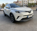 Белый Тойота C-HR, объемом двигателя 1.99 л и пробегом 97 тыс. км за 17300 $, фото 1 на Automoto.ua