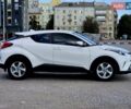 Белый Тойота C-HR, объемом двигателя 1.99 л и пробегом 117 тыс. км за 17000 $, фото 1 на Automoto.ua