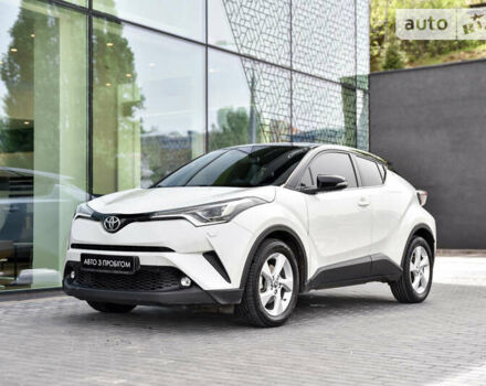 Білий Тойота C-HR, об'ємом двигуна 1.99 л та пробігом 55 тис. км за 22300 $, фото 8 на Automoto.ua