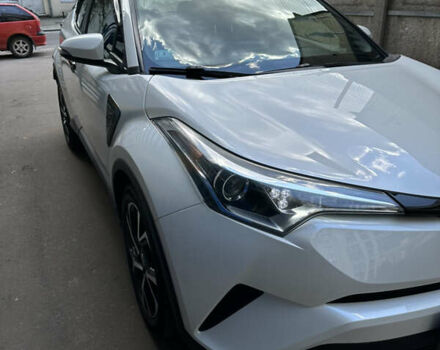 Белый Тойота C-HR, объемом двигателя 2 л и пробегом 75 тыс. км за 17900 $, фото 1 на Automoto.ua