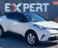Белый Тойота C-HR, объемом двигателя 1.2 л и пробегом 76 тыс. км за 20490 $, фото 1 на Automoto.ua
