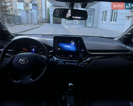 Білий Тойота C-HR, об'ємом двигуна 1.2 л та пробігом 129 тис. км за 18999 $, фото 5 на Automoto.ua