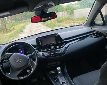Білий Тойота C-HR, об'ємом двигуна 1.2 л та пробігом 105 тис. км за 18600 $, фото 4 на Automoto.ua