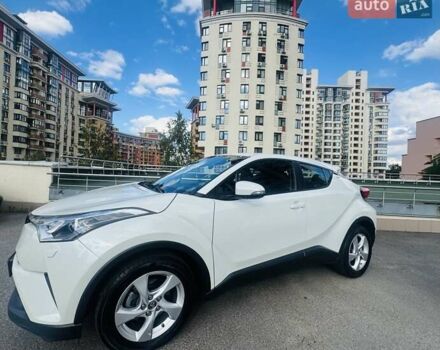 Білий Тойота C-HR, об'ємом двигуна 1.2 л та пробігом 100 тис. км за 18500 $, фото 5 на Automoto.ua