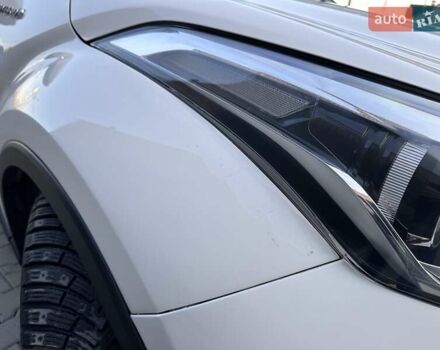 Белый Тойота C-HR, объемом двигателя 1.8 л и пробегом 161 тыс. км за 20500 $, фото 16 на Automoto.ua