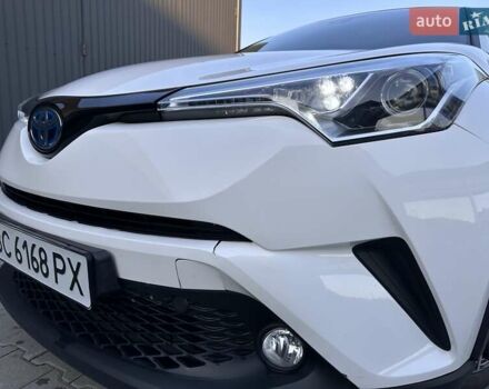Белый Тойота C-HR, объемом двигателя 1.8 л и пробегом 161 тыс. км за 20500 $, фото 14 на Automoto.ua