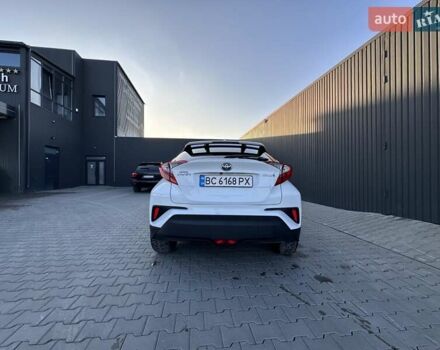 Белый Тойота C-HR, объемом двигателя 1.8 л и пробегом 161 тыс. км за 20500 $, фото 9 на Automoto.ua